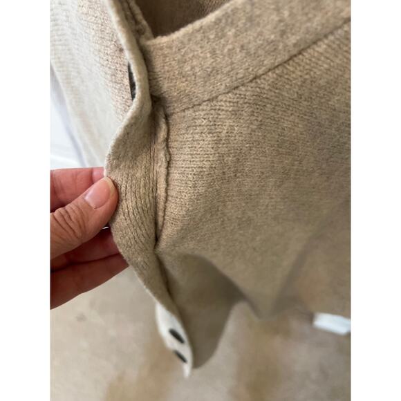 if it were me Cream V Back Faux Button Sweater Women's Size Small Soft Cozy EUC - Picture 5 of 5